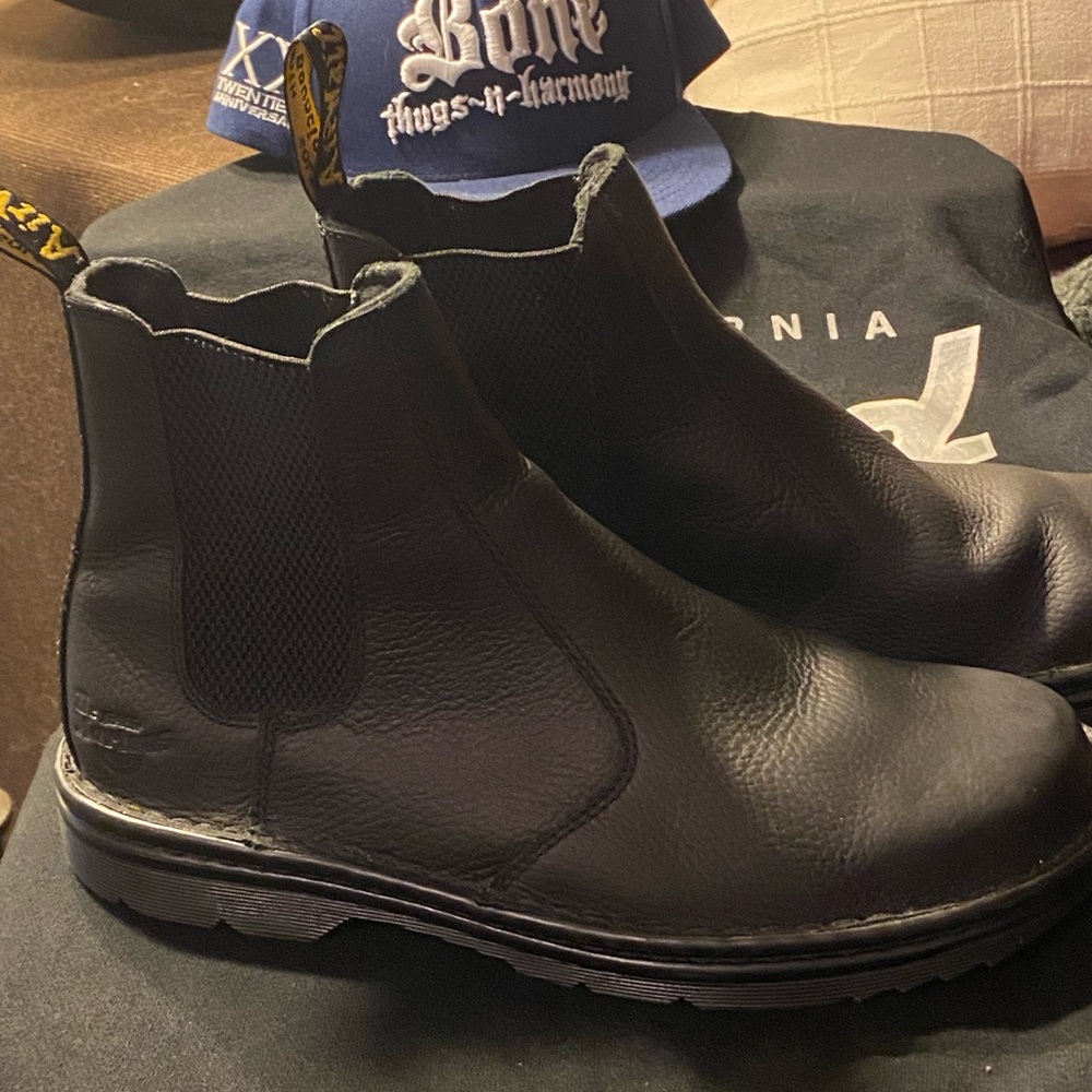 Doc Martens Chelsea style boots